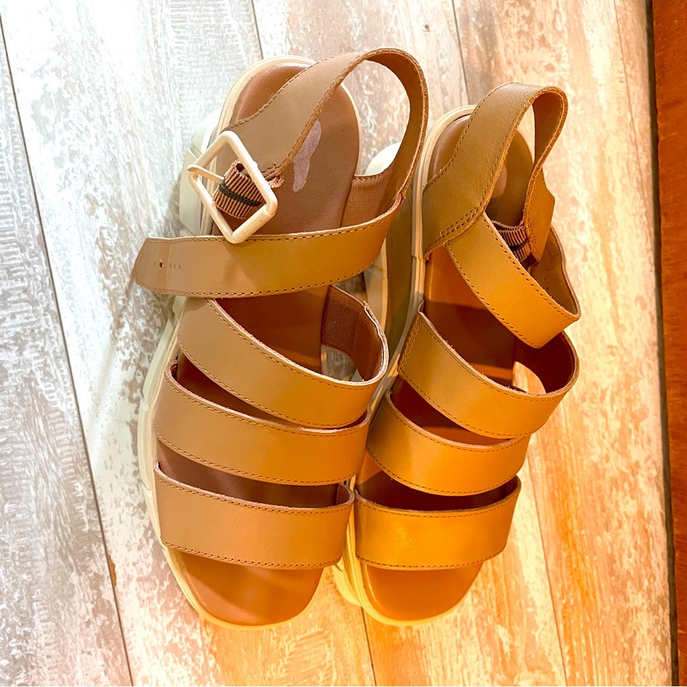 Sorel Women's Tan Strappy Sandals